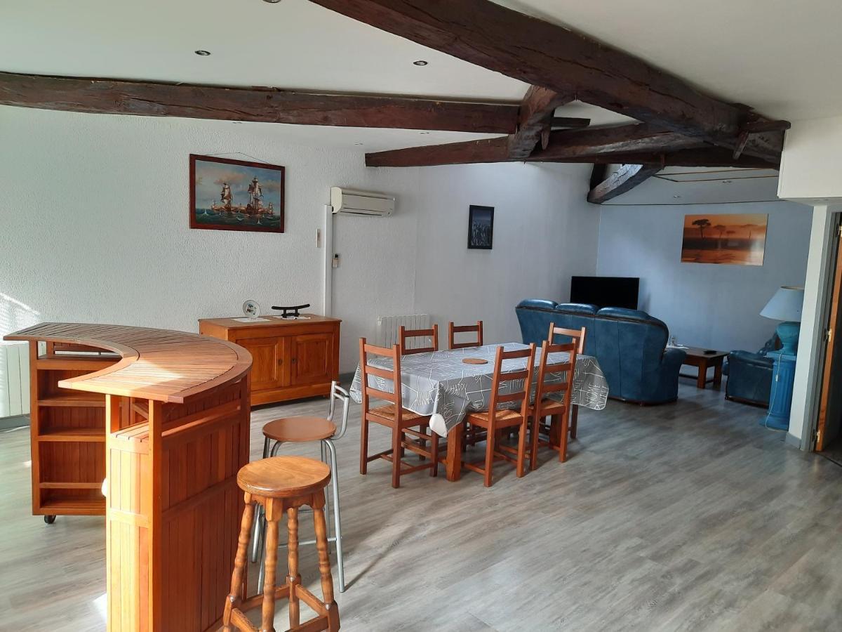 Appartement Tres Spacieux 4 Chambres 6 Couchages Noidans-le-Ferroux Esterno foto